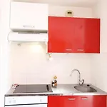 T2 Avec Jardinet, Cuisine Equipee, Parking Privatif - Fr-1-553-57 Appartement