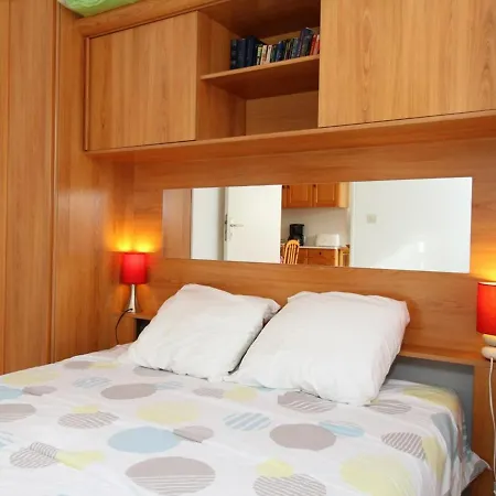 T2 Avec Jardinet, Cuisine Equipee, Parking Privatif - Fr-1-553-57 Apartment Balaruc-les-Bains