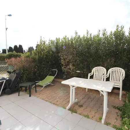 Appartamento T2 Avec Jardinet, Cuisine Equipee, Parking Privatif - Fr-1-553-57